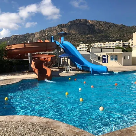 Mare Blue Hotel